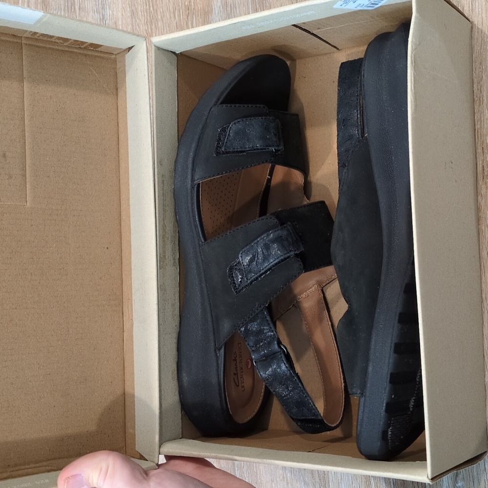 ❤️🌟NIB Clarks Unstructured Everlay Dixey Women's Black Sandals size 8.5 W❤️🌟 - Picture 11 of 11